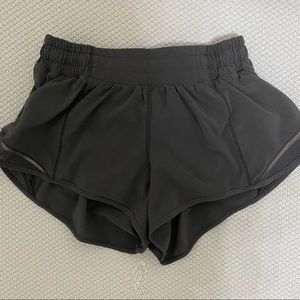 NWOT Lululemon Hotty Hot Shorts (2.5) in Black